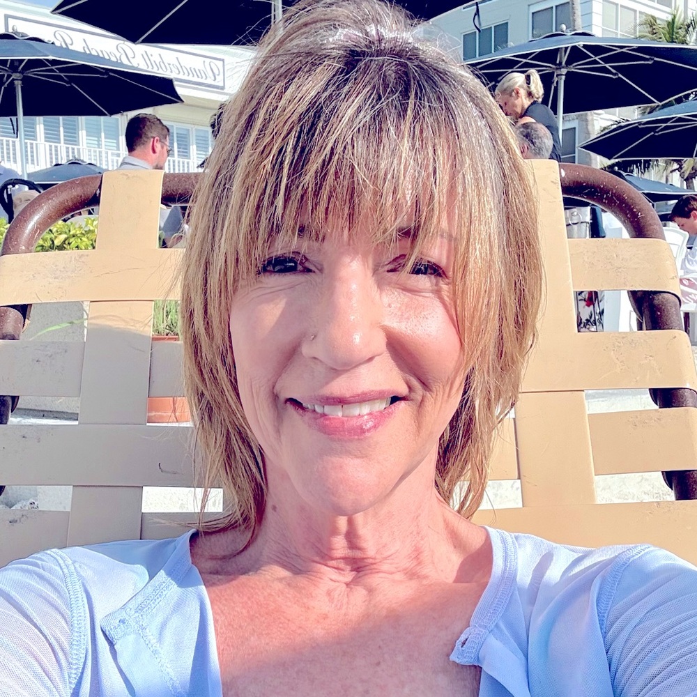 Meet your Posher, Lori